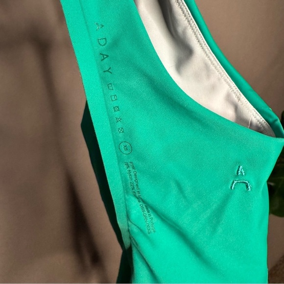 ADAY Reversible Vibrant Green / White One-Piece For the Win Swimsuit Size XS - Picture 2 of 16